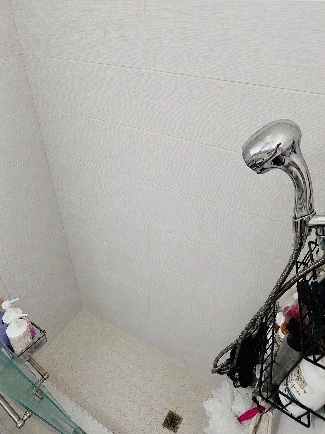 Shower after deep cleaning by Oak & Co.